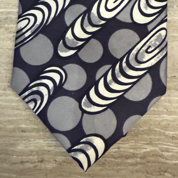 Pierre Balmain 100% Silk Italian Tie Extra Long at 60" - Picture 3 of 7